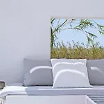 Molos Beachfront Villa *