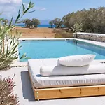 Willa Molos Beachfront *