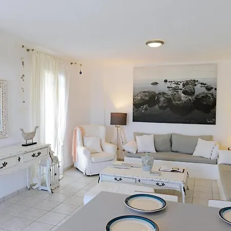 Molos Beachfront Villa *